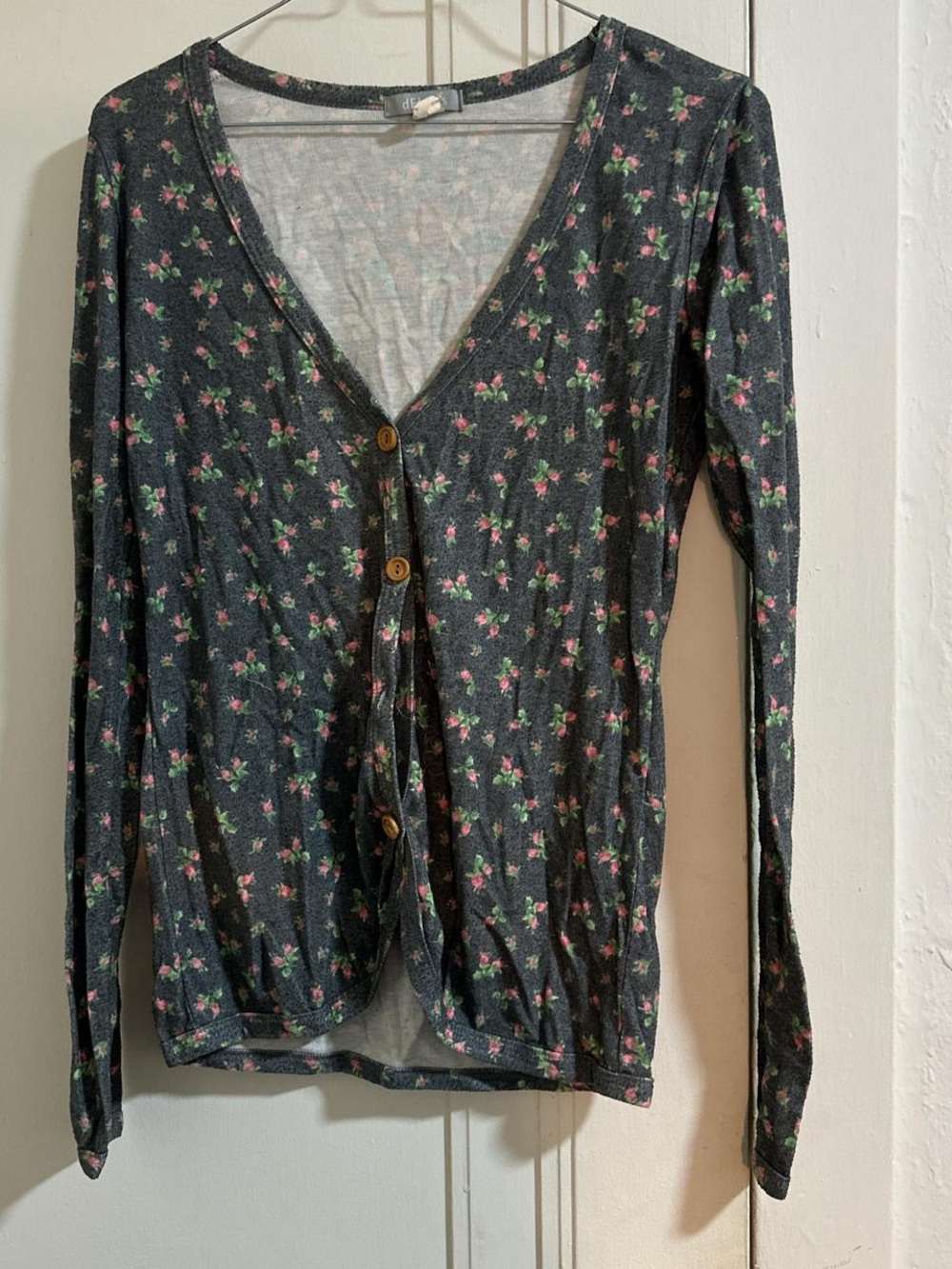 dELiA*s Gray Top with Pink Floral Accents